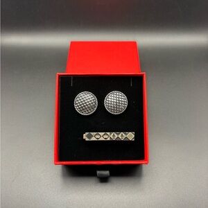 Vintage Cufflink Set Black Silver Tone Crown Fleur De Lis  Etched Design